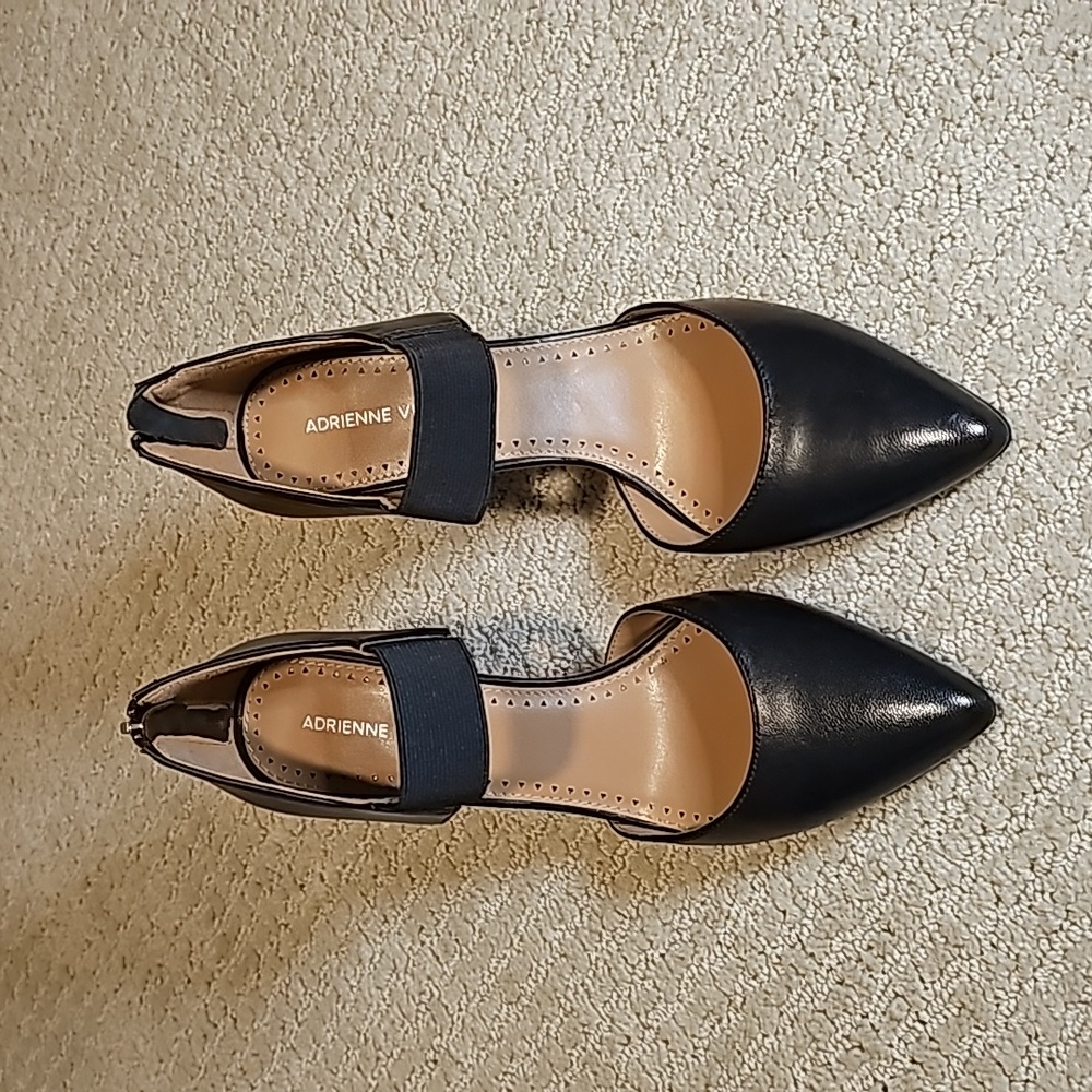 New w/o Box - Adrianne Vittadini Norst Pump, 8